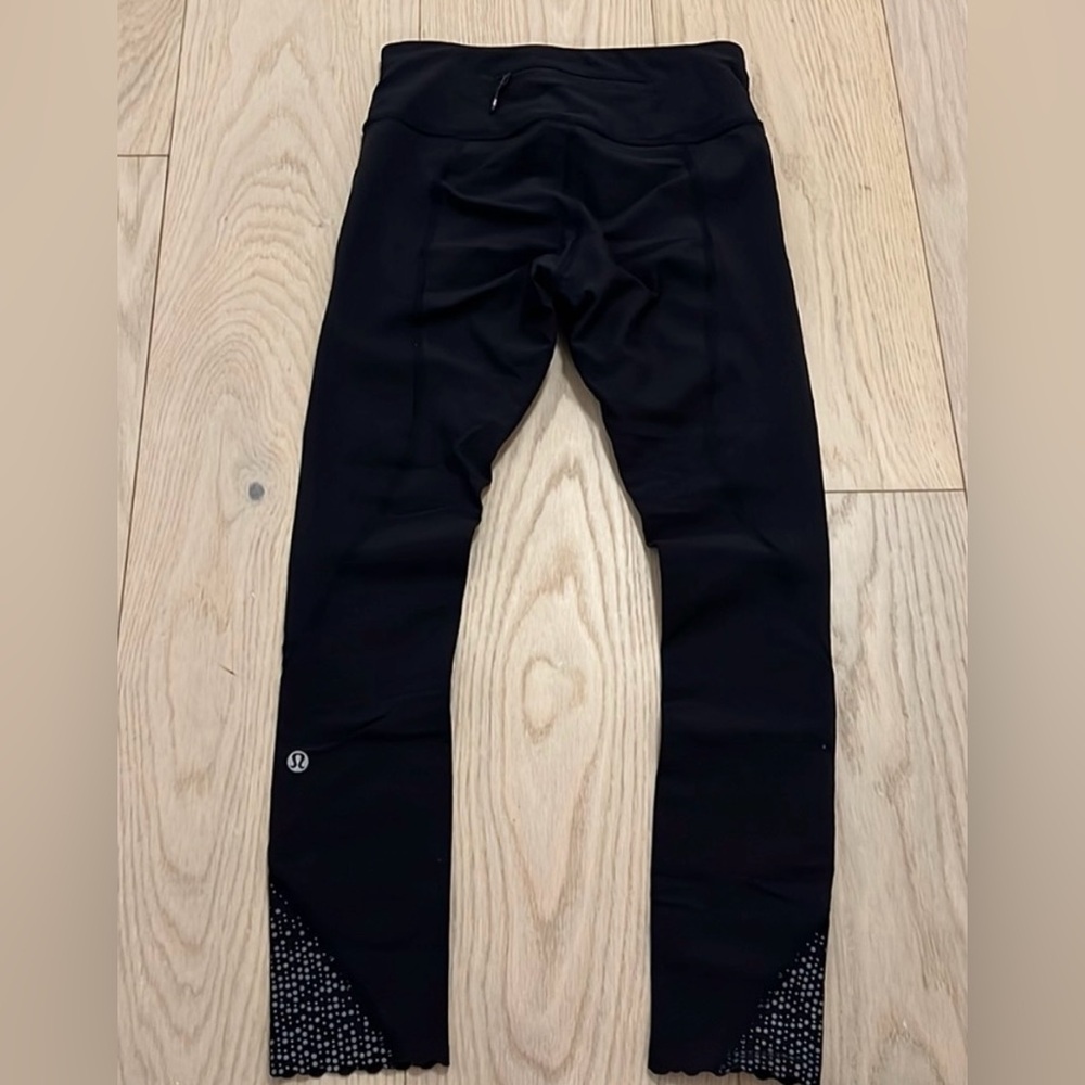 Lululemon - Picture 4 of 4